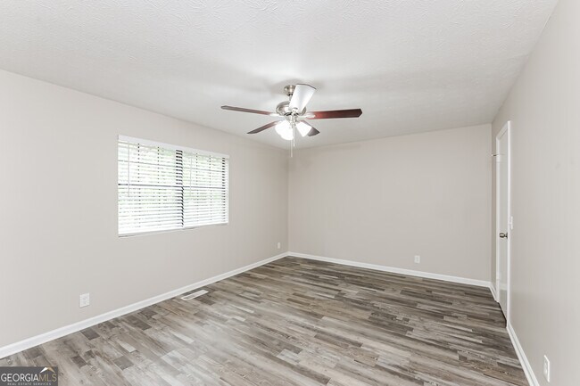 Building Photo - 134 Ventnor Ct