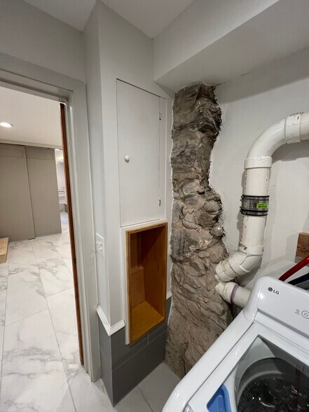 Building Photo - 2019 S Beechwood St
