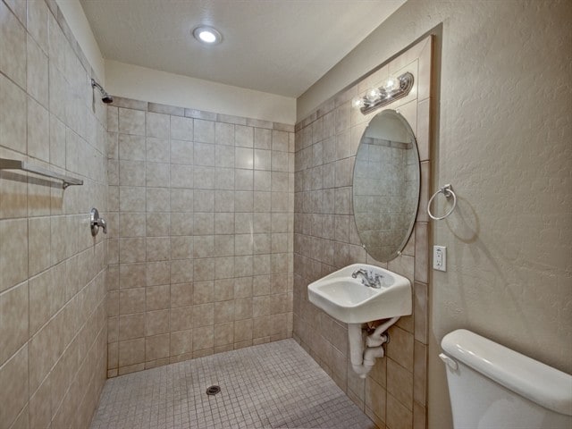 Building Photo - 2919 S 71st Dr