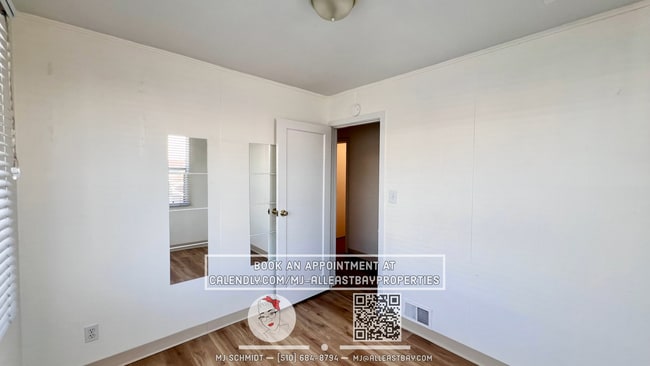 Building Photo - 1/2 Off first months Rent -4 bedroom 2 bat...