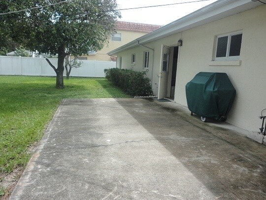Building Photo - Venice, FL 4BR/2BA SFH on Venice Island