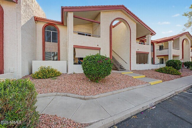 Building Photo - 10610 S 48th St