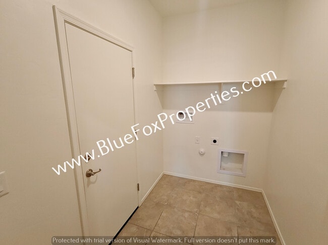 Building Photo - 7860 N Scholes Ave