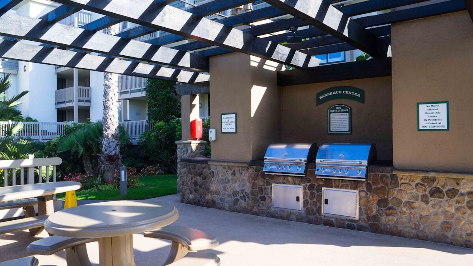 Building Photo - 999 N Pacific St