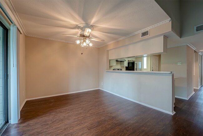 Building Photo - 14911 Wunderlich Dr