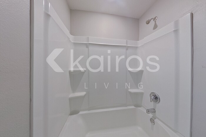 Building Photo - 4694 Malay Cir