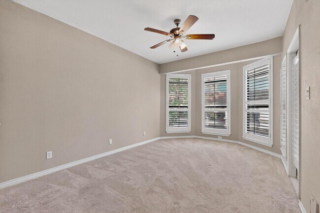 Building Photo - 3105 San Jacinto St