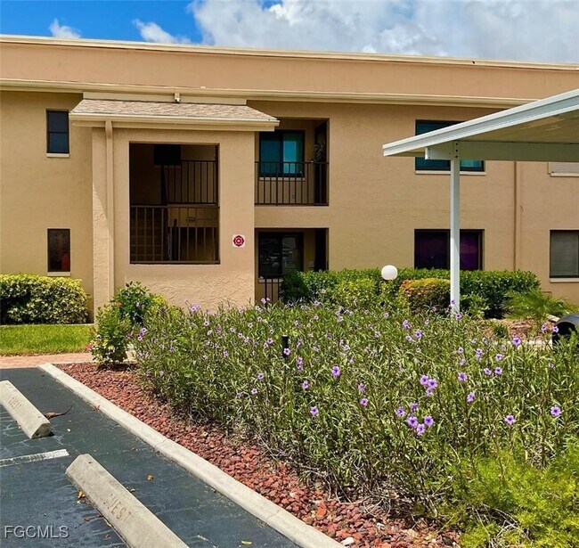 Building Photo - 3708 SE 12th Ave