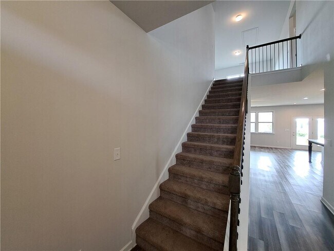 Building Photo - 3329 Long Creek Dr