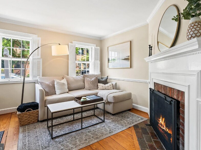 Primary Photo - 310 Gibbon St
