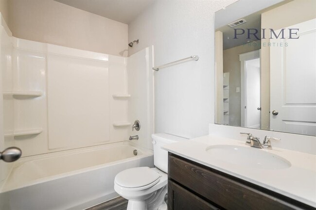 Building Photo - 602 Skiff Moth Dr