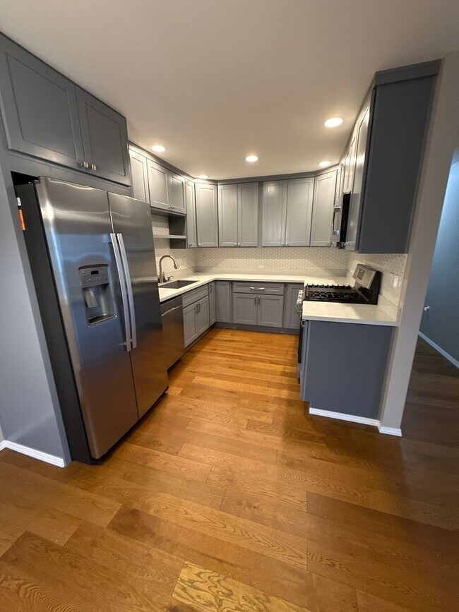 Building Photo - Great 55+ Condo