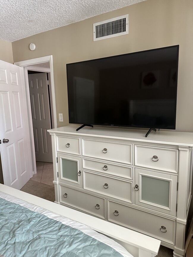 Guest Bedroom - 4381 Trevi Ct