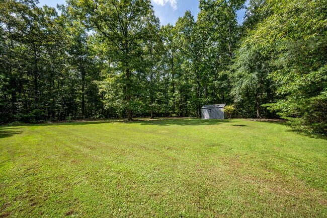 Building Photo - 4 Bedroom Home on 3.65 Acres in Moseley – Available September 22nd – $3,500/mo