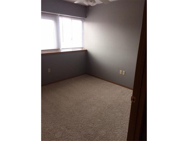 Building Photo - 109 E Luverne St