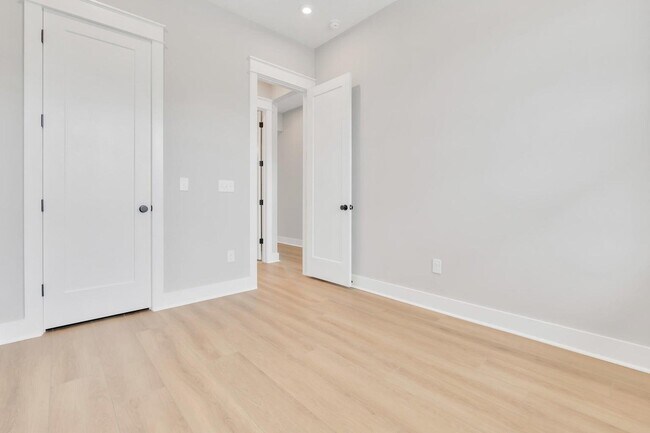 Building Photo - 299 Suwannee Dr