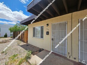 Building Photo - Cute 1 Bedroom, 1 Bathroom with walk in cl...