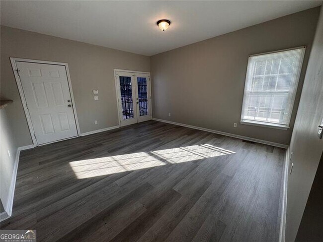 Building Photo - 1812 Lakewood Ave SE