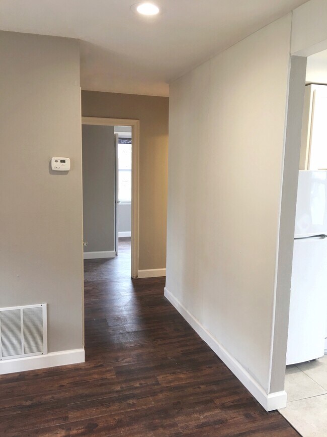 Building Photo - 1223 Louisville Ave