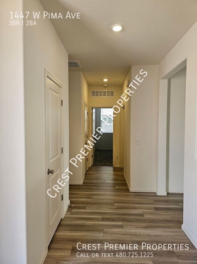 Building Photo - 1447 W Pima Ave