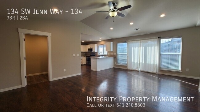 Building Photo - 134 SW Jenn Way