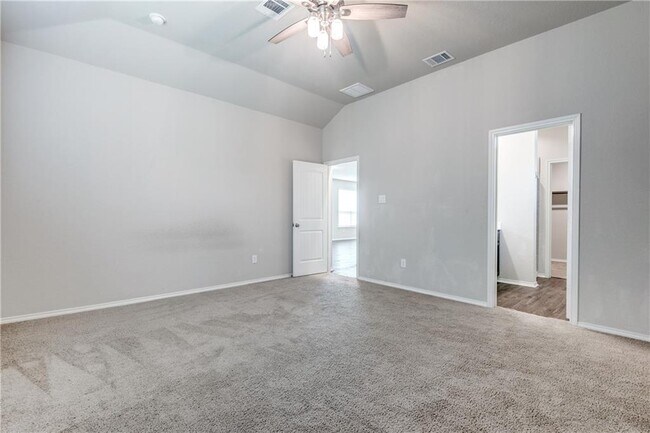 Building Photo - 109 Miles Dr