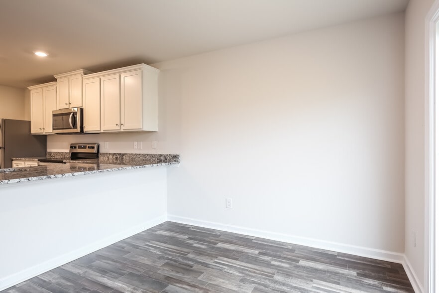 Building Photo - 6025 Mason Tucker Dr