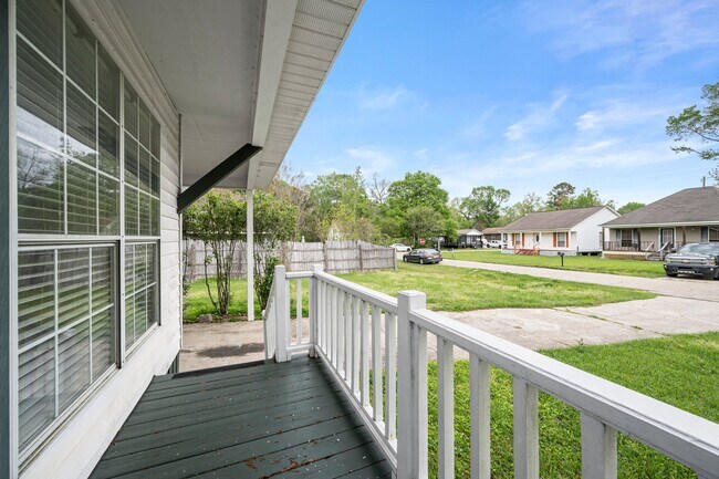 Building Photo - 8712 Aspen Ct