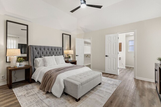 Building Photo - Stylishly Updated Living in the Heart of N...
