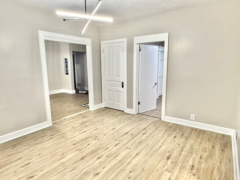 Building Photo - 2007 S 8th St