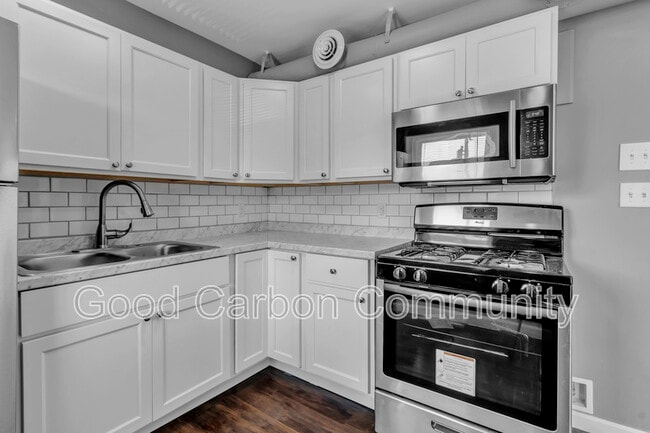 Building Photo - 194 Herkimer St