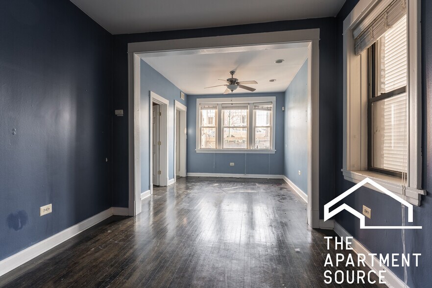 Building Photo - 1530 N Greenview Ave