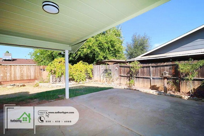 Building Photo - 2452 Capella St