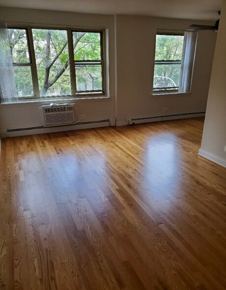 Building Photo - 3710 N Pine Grove Ave