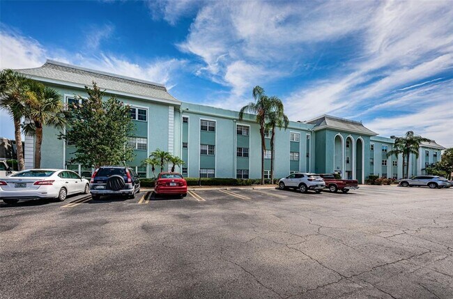 Building Photo - 1706 Belleair Forest Dr