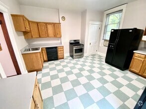 Building Photo - Spacious 5 bed/2 bath on Victor Mins. from...