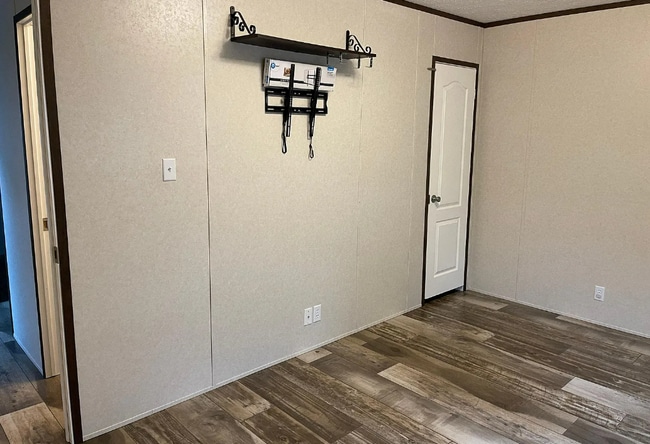 Building Photo - 161 Burr Rd