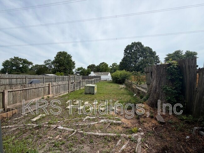 Building Photo - 3918 Lantana Pl