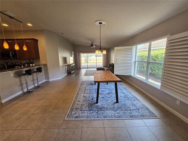 Building Photo - 11895 Iselle Dr