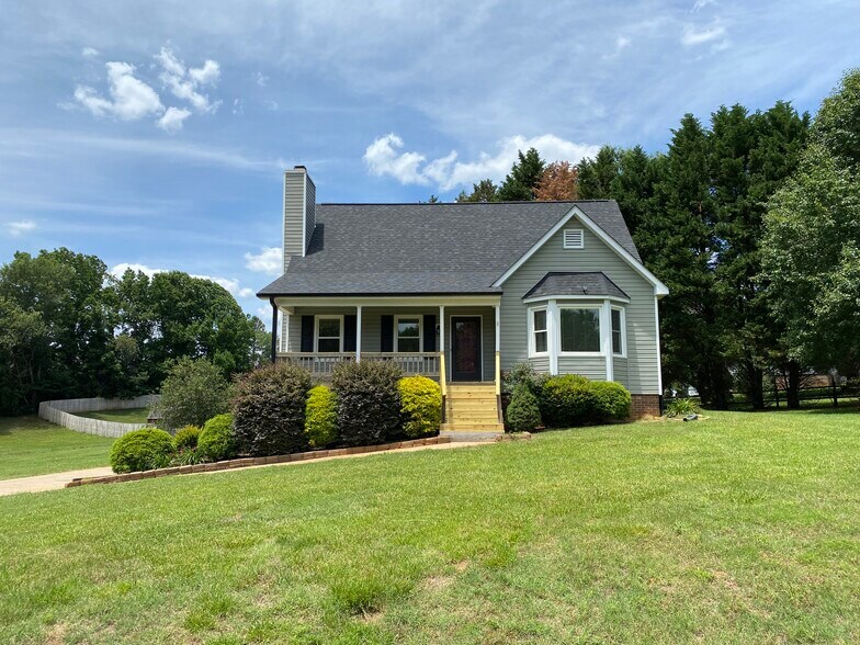 Primary Photo - 164 Wachovia Ct