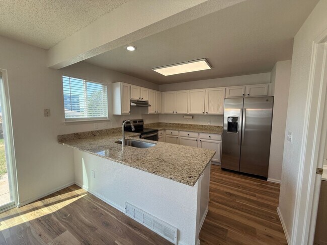 Building Photo - 4810 Ardley Dr