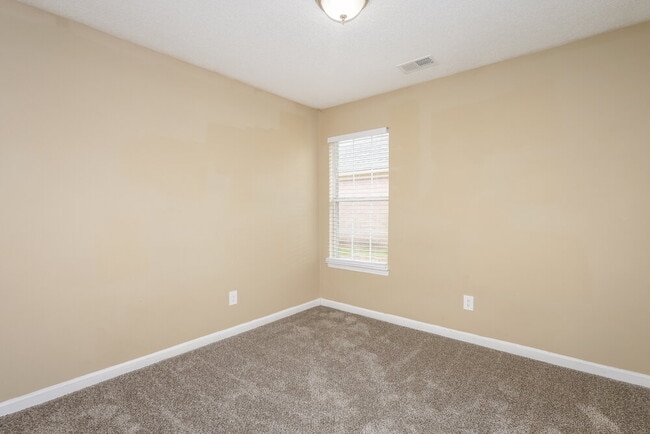 Building Photo - 8929 Bent Grass Loop E