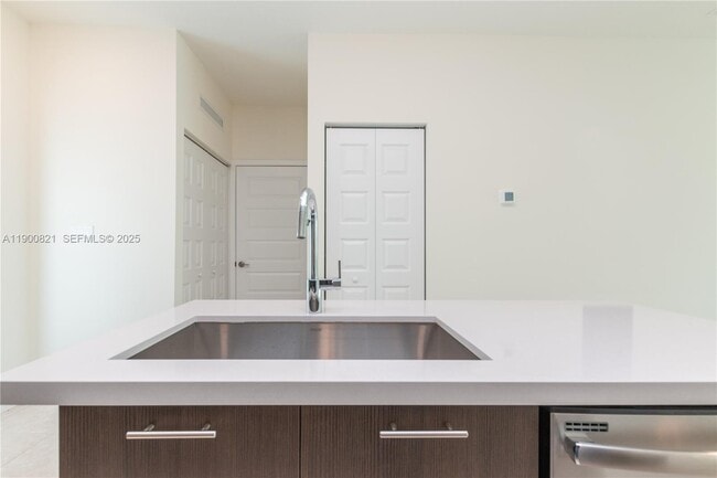 Building Photo - 4640 NW 84th Ave