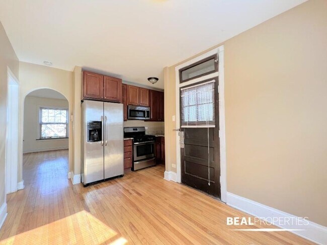 Building Photo - 1 bedroom in CHICAGO IL 60625