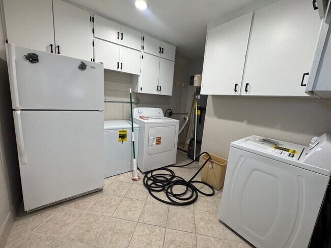 Building Photo - Beautiful home for rent in Salt Lake City!