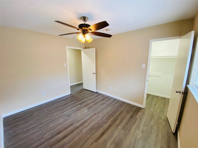 Building Photo - 14815 Earlswood Dr