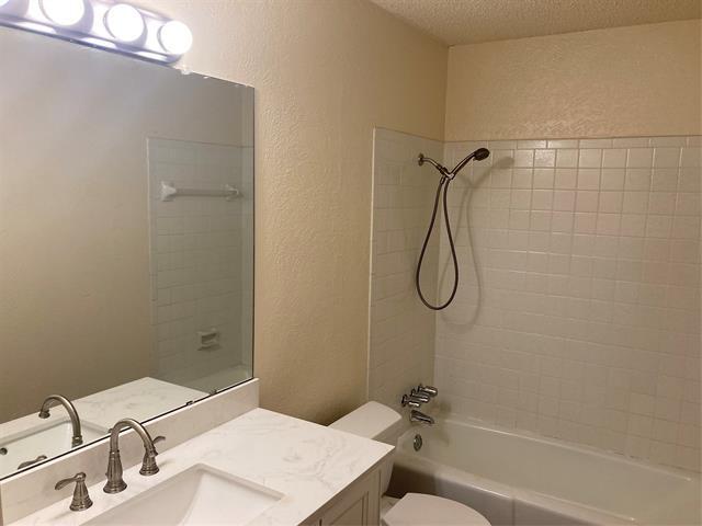 Building Photo - 925 Boone Dr