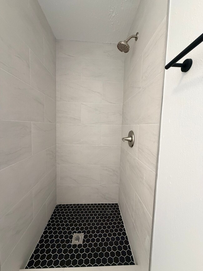 Building Photo - 2331 NW Austin Dr