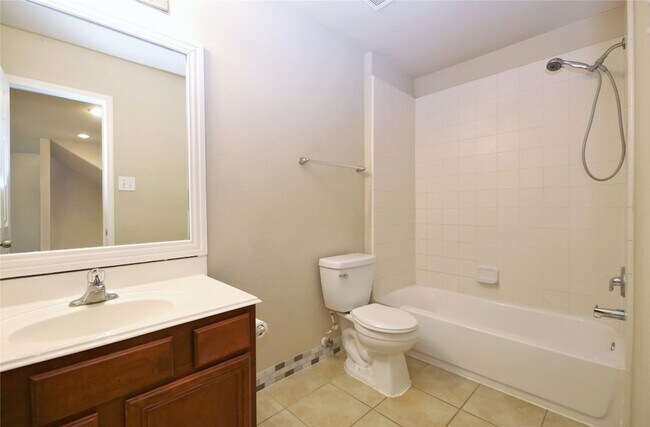 Building Photo - 438 Magnolia Blossom