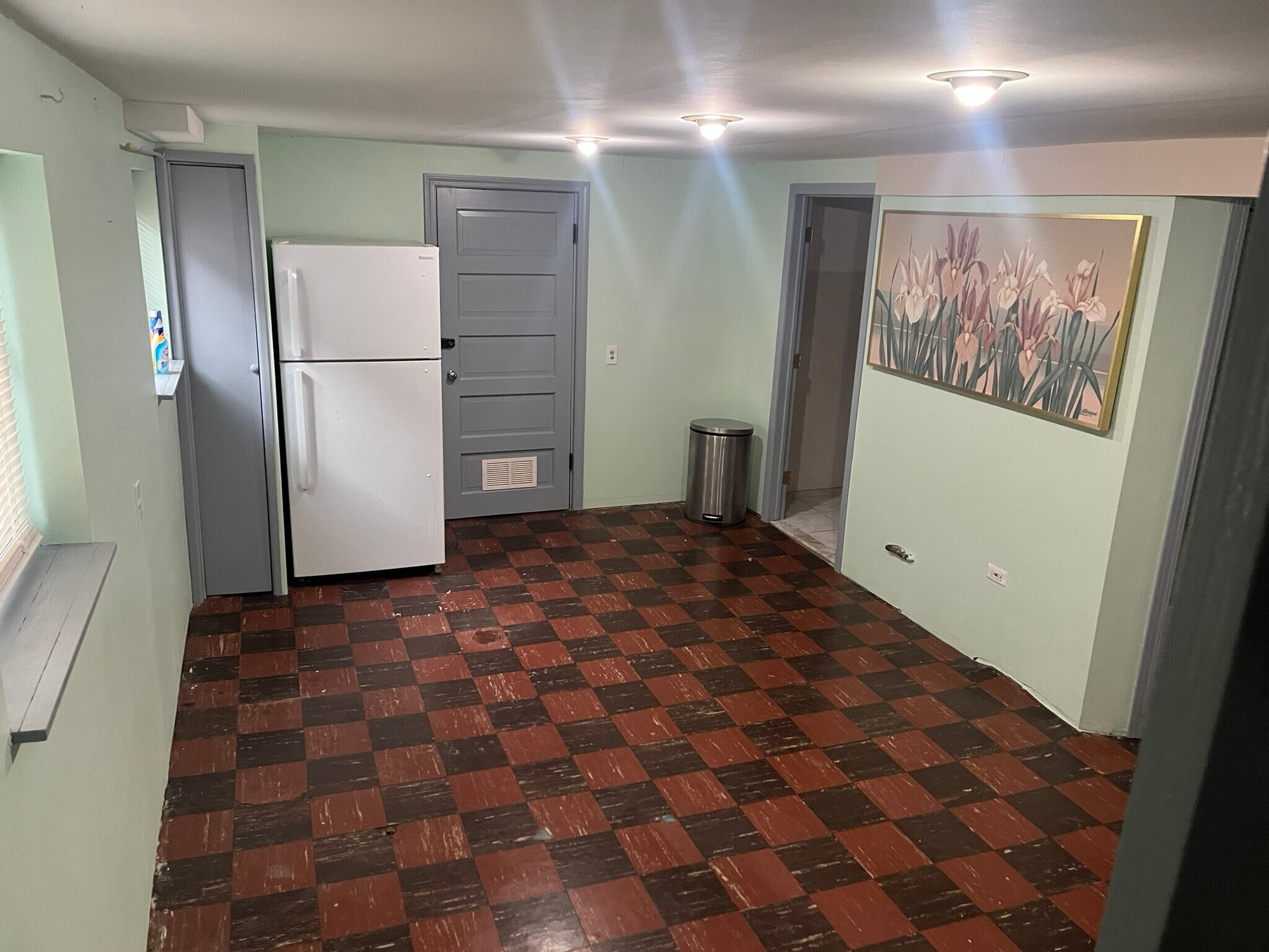 Building Photo - 3816 N Nora Ave